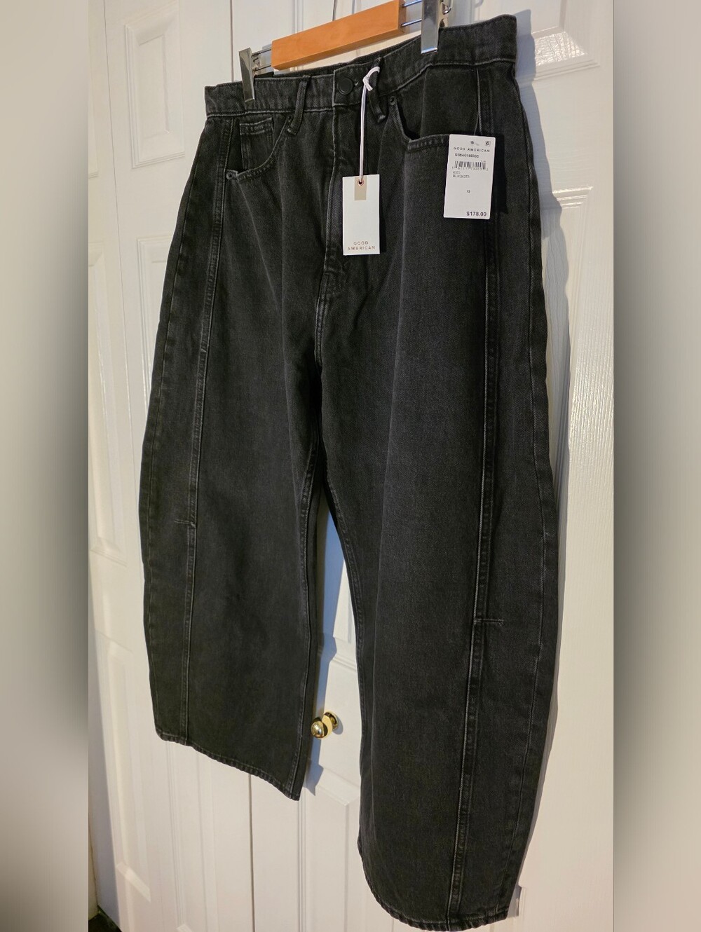 Good American Good Extreme Barrel Jeans in Black 373  Size 10/30 NWT - Picture 7 of 12